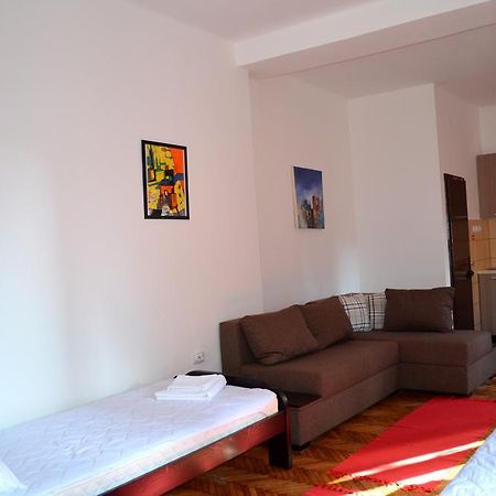 Apartmants Night Lux Nis Bilik gambar